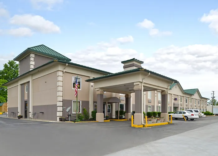 Country Garden & Suites-benton Benton