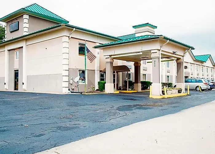 Country Garden & Suites-benton Benton
