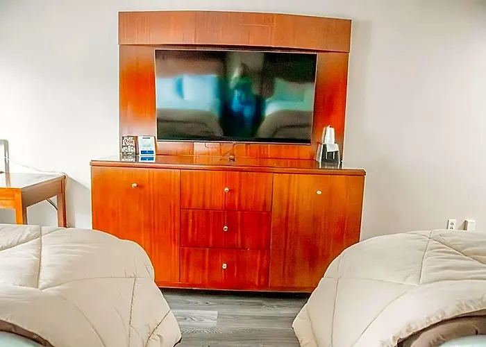 Country Garden & Suites-benton Motel 2*