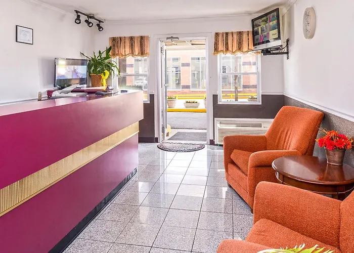 Country Garden & Suites-benton Motel