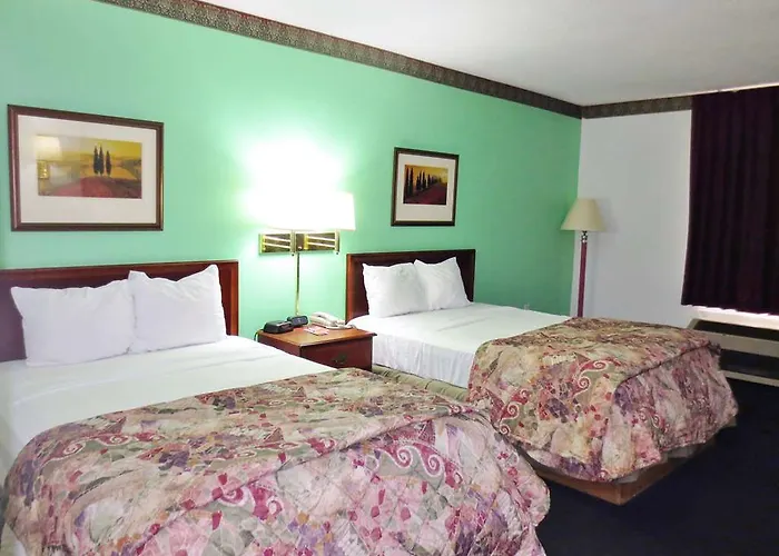Country Garden & Suites-benton Benton